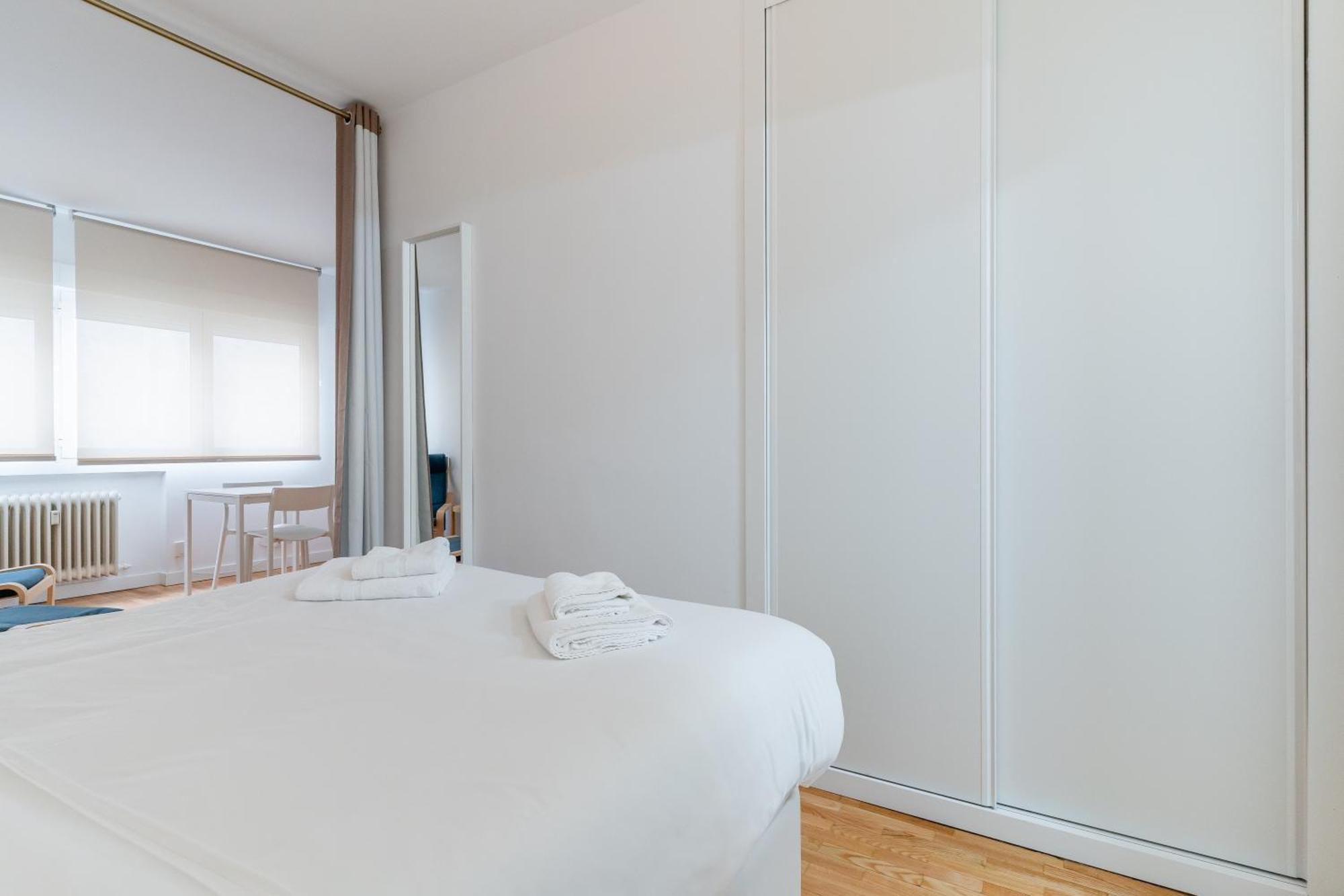 Cozy And Bright-1Bedroom 1Bathroom-Las Letras มาดริด ภายนอก รูปภาพ