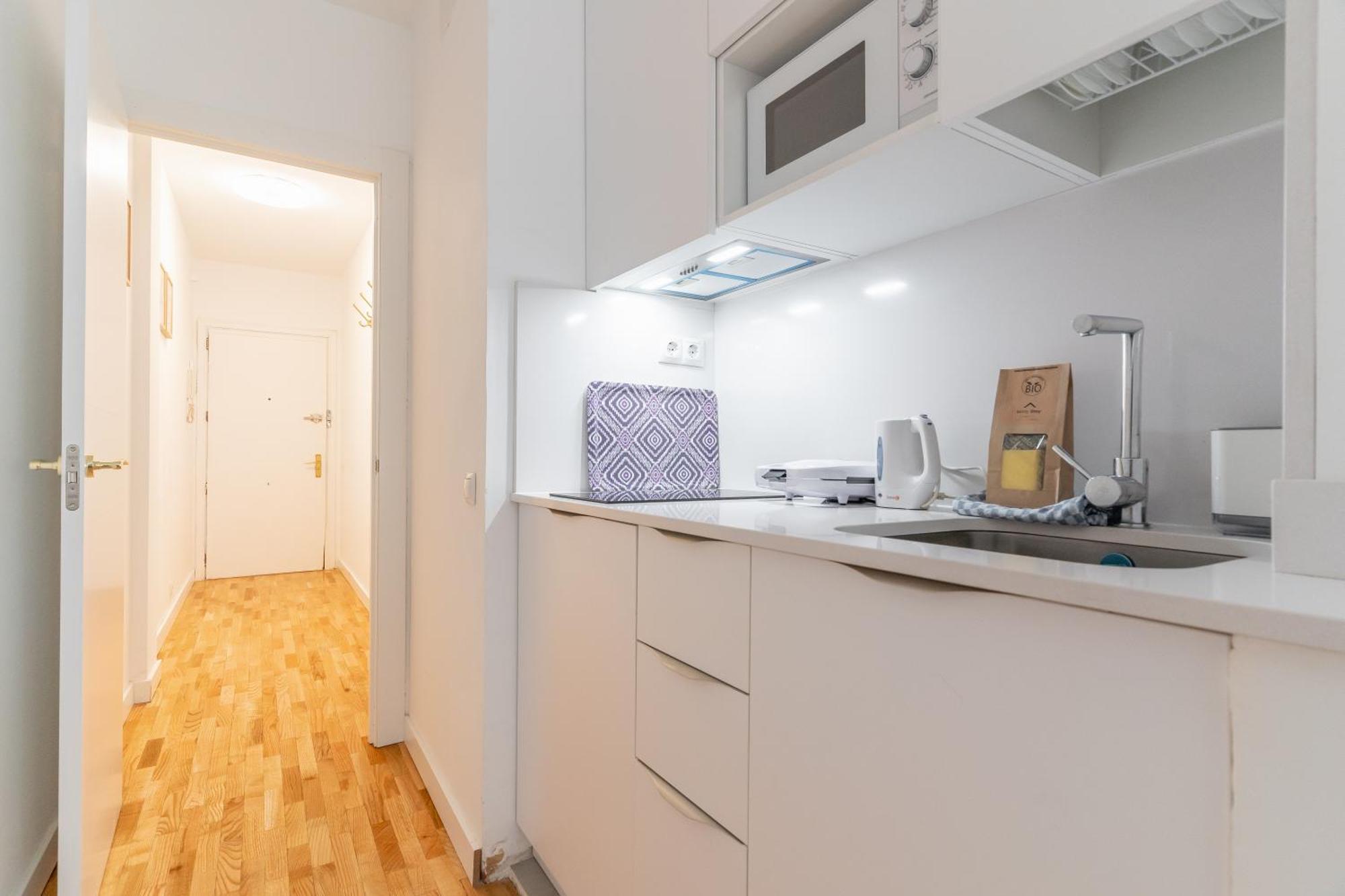 Cozy And Bright-1Bedroom 1Bathroom-Las Letras มาดริด ภายนอก รูปภาพ