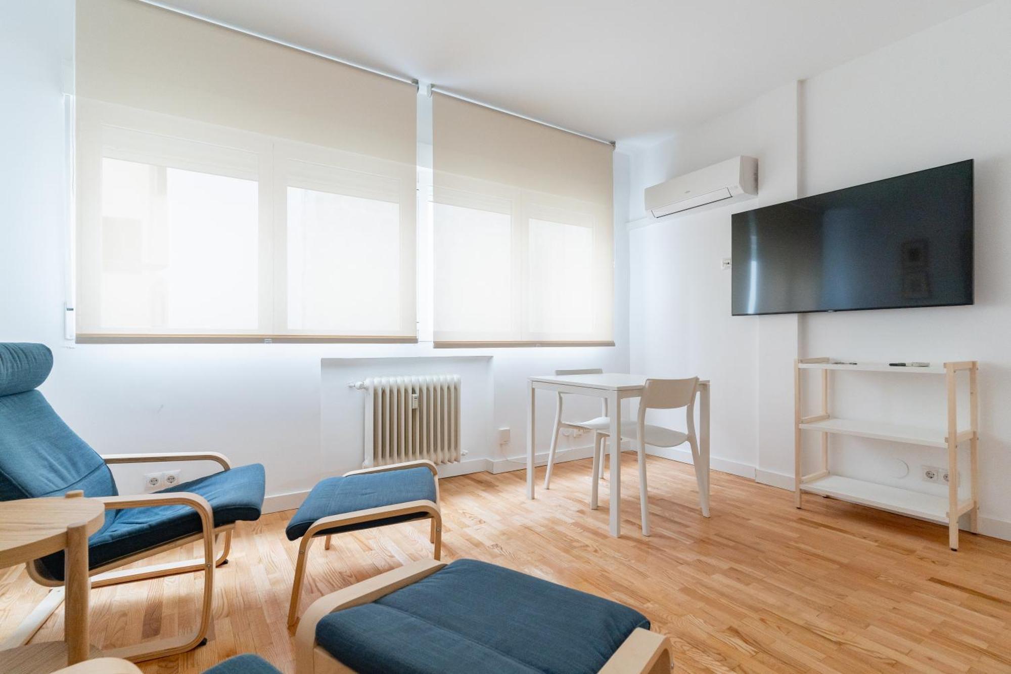 Cozy And Bright-1Bedroom 1Bathroom-Las Letras มาดริด ภายนอก รูปภาพ