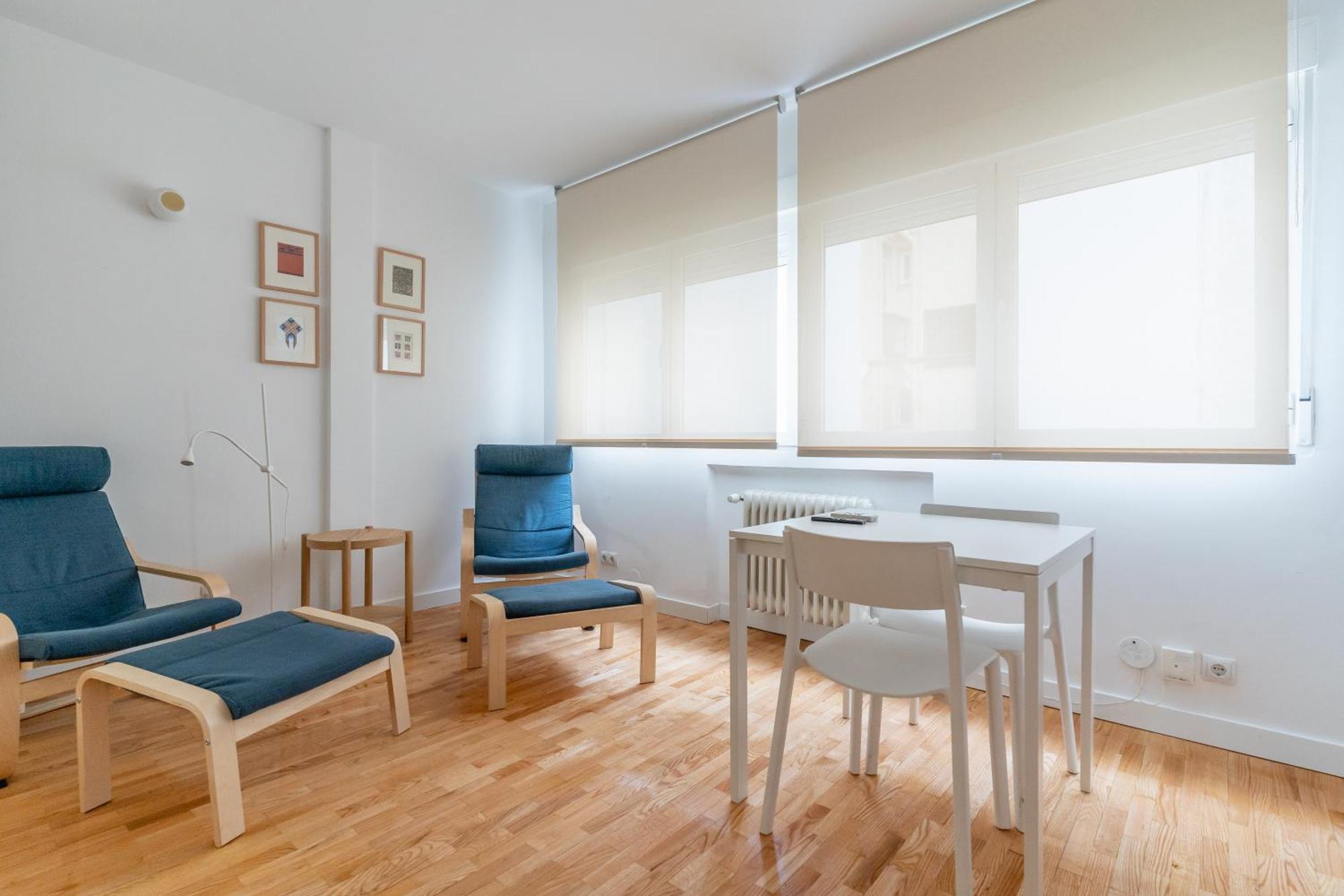 Cozy And Bright-1Bedroom 1Bathroom-Las Letras มาดริด ภายนอก รูปภาพ